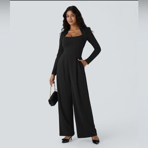 Halara Easy Peezy long sleeve wide leg jumpsuit 
Size M  New with tags
